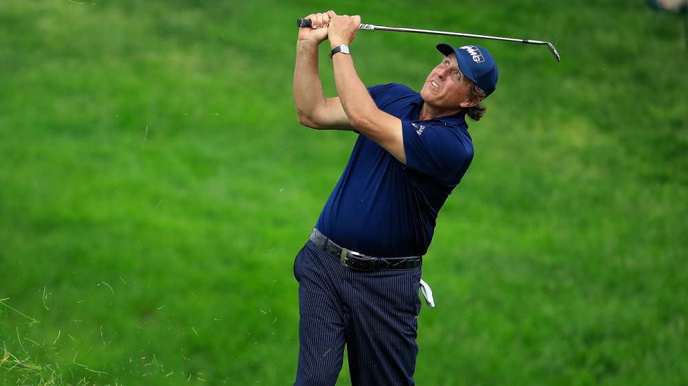 'Better frame of mind' leads to 66 for Mickelson