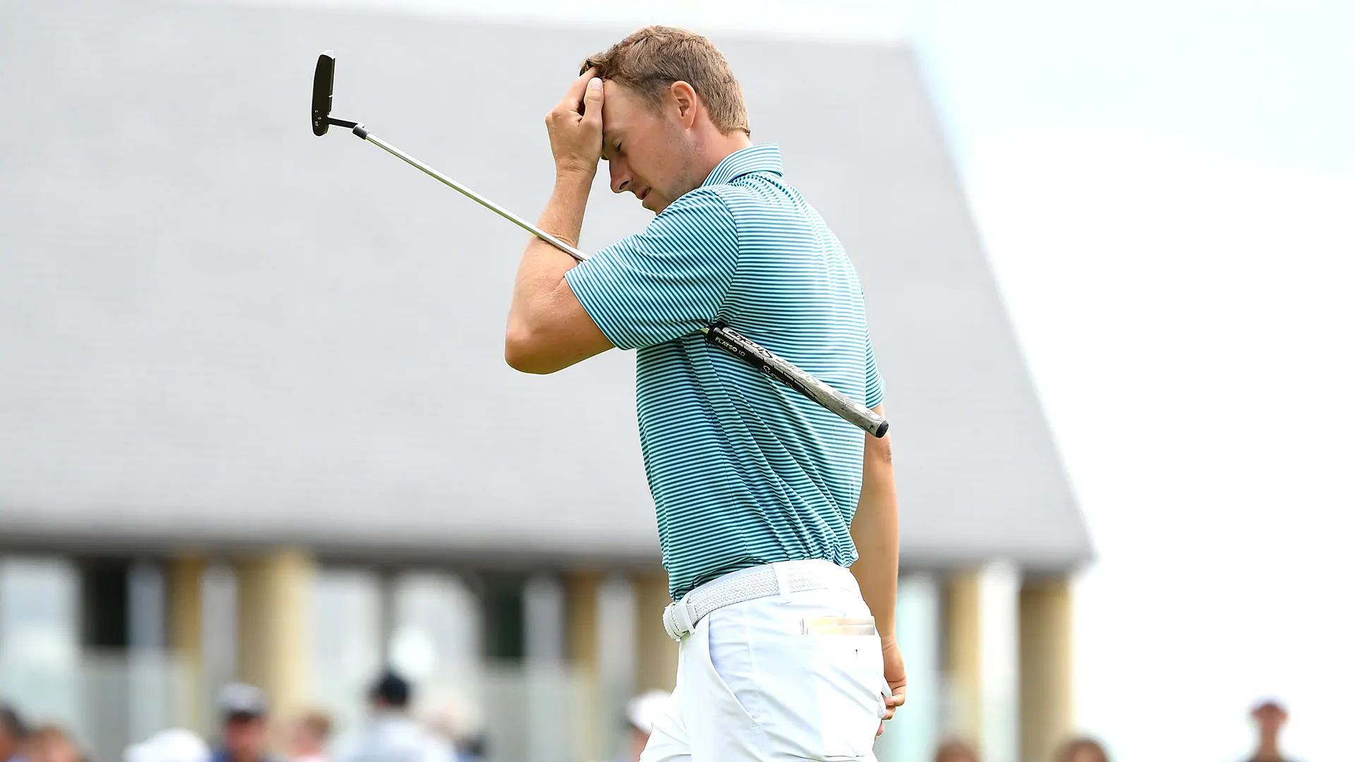 'Brain fart' leads to Spieth's late collapse