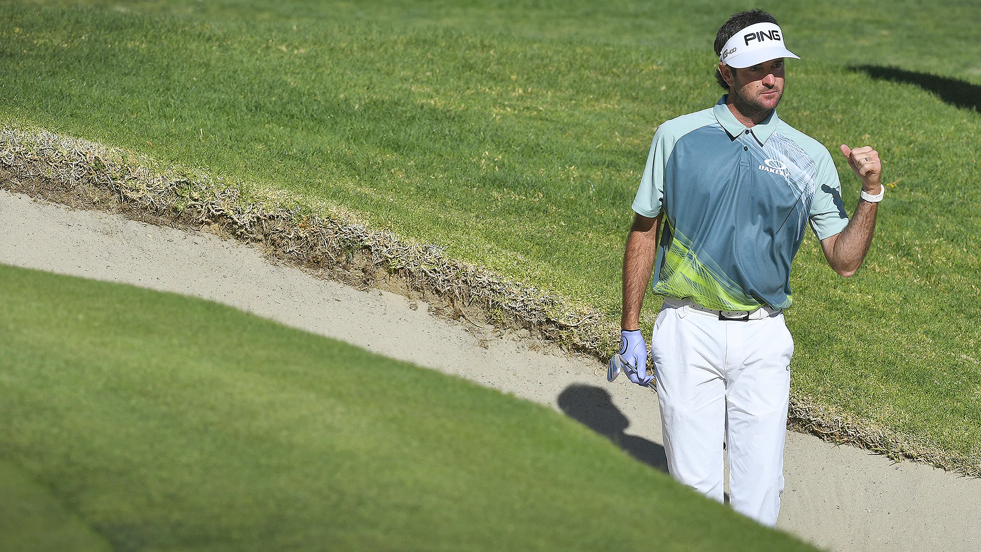 Bubba holes birdie from bunker after caddie calls it