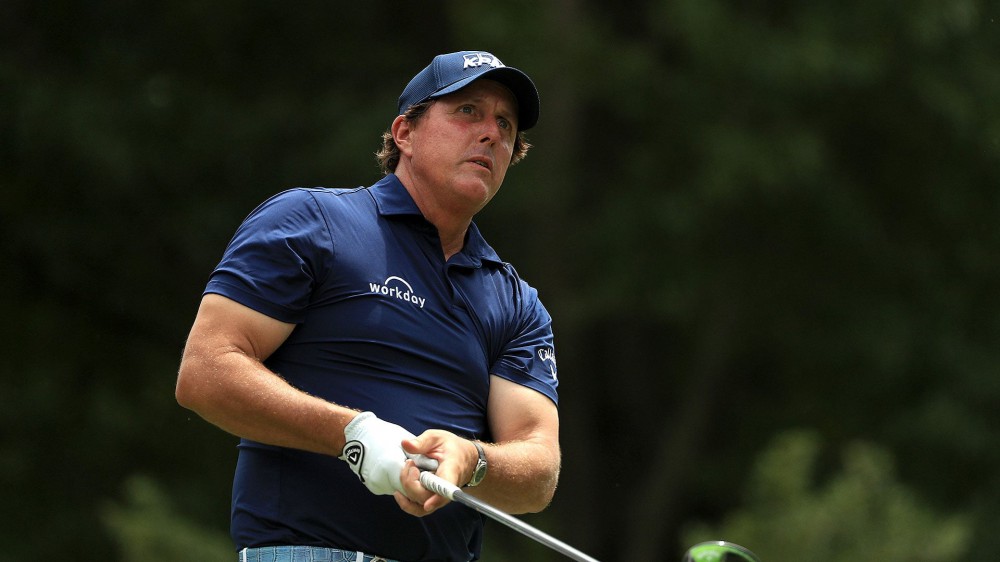 Erratic Mickelson opens with 69 at Safeway