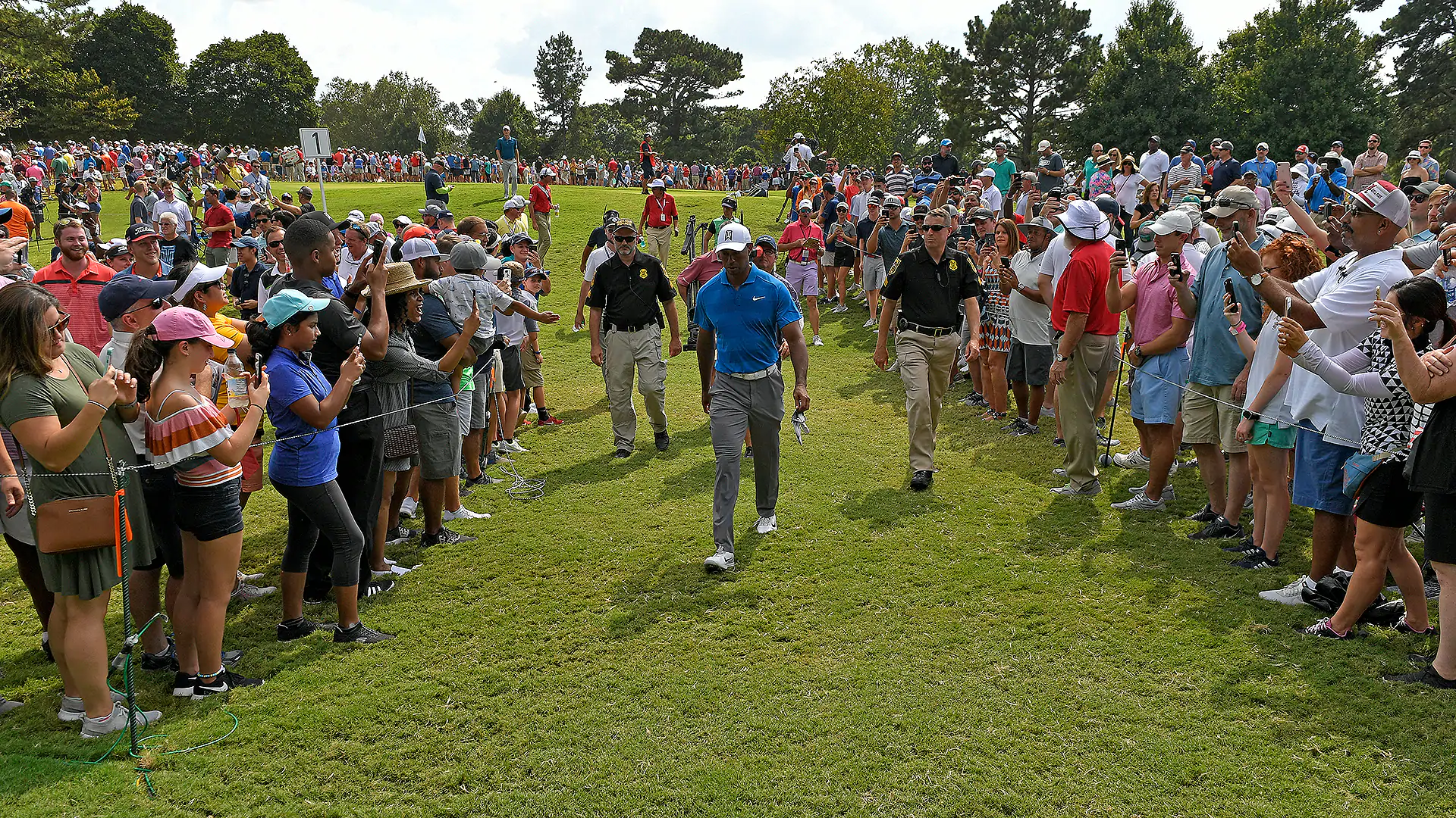 Final-round tee times: Tiger, Rory in last pairing