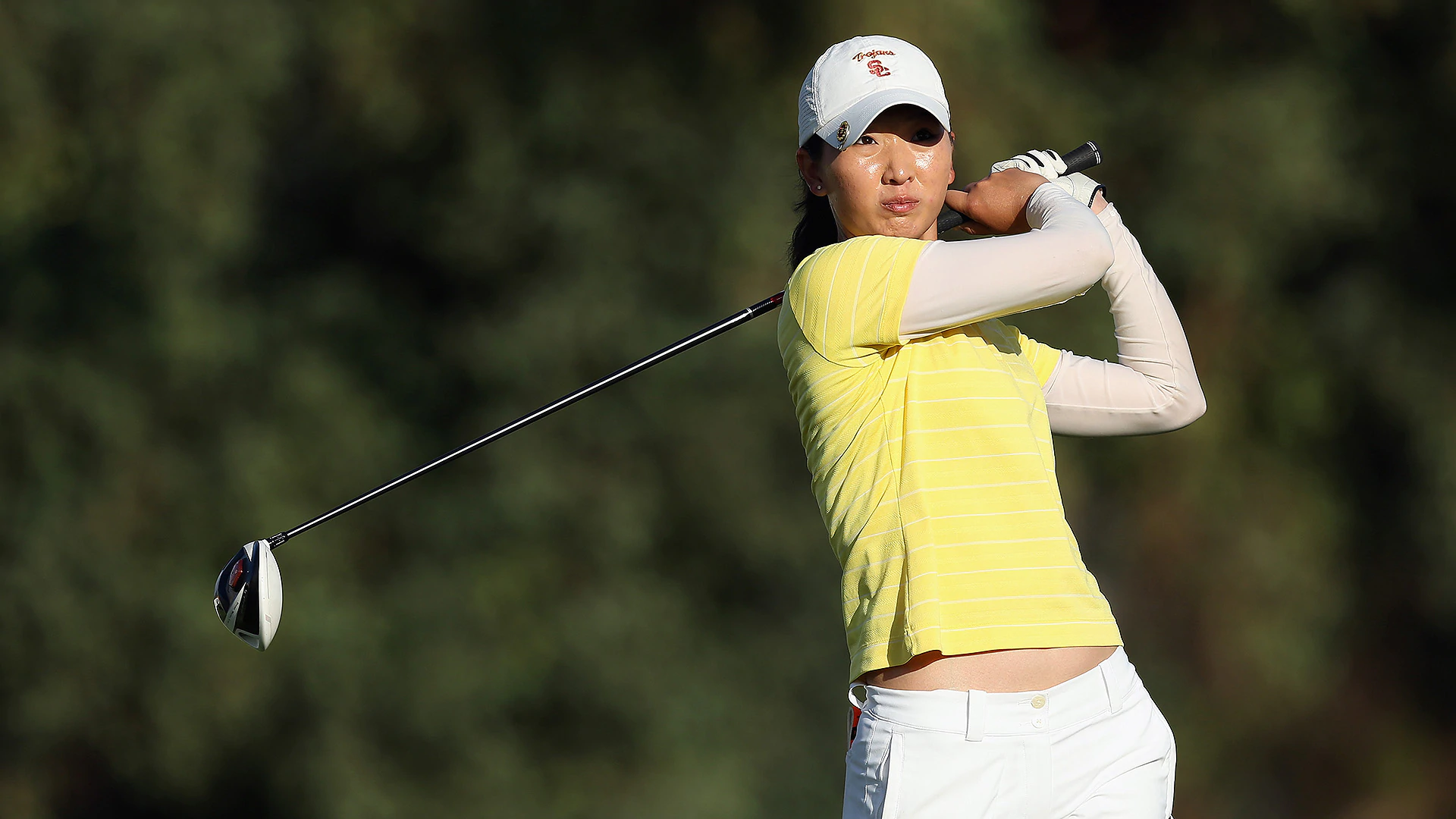 Former NCAA champ DQ'd from LPGA Q-Series for playing ball after mother moves it