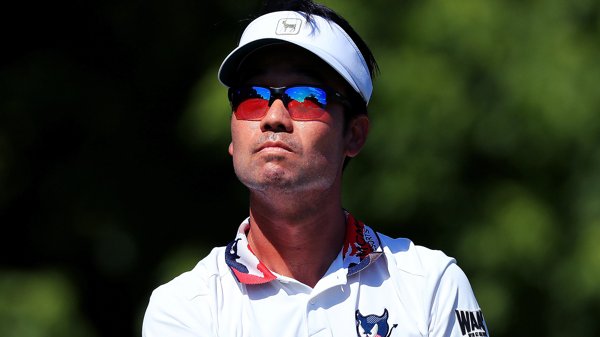 Goat visor propels Na to Colonial lead