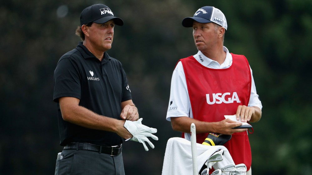 He's out: Mickelson withdraws from U.S. Open