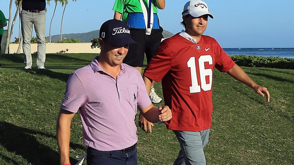 Kisner pays off bet with Thomas, wears 'Bama jersey at Sony