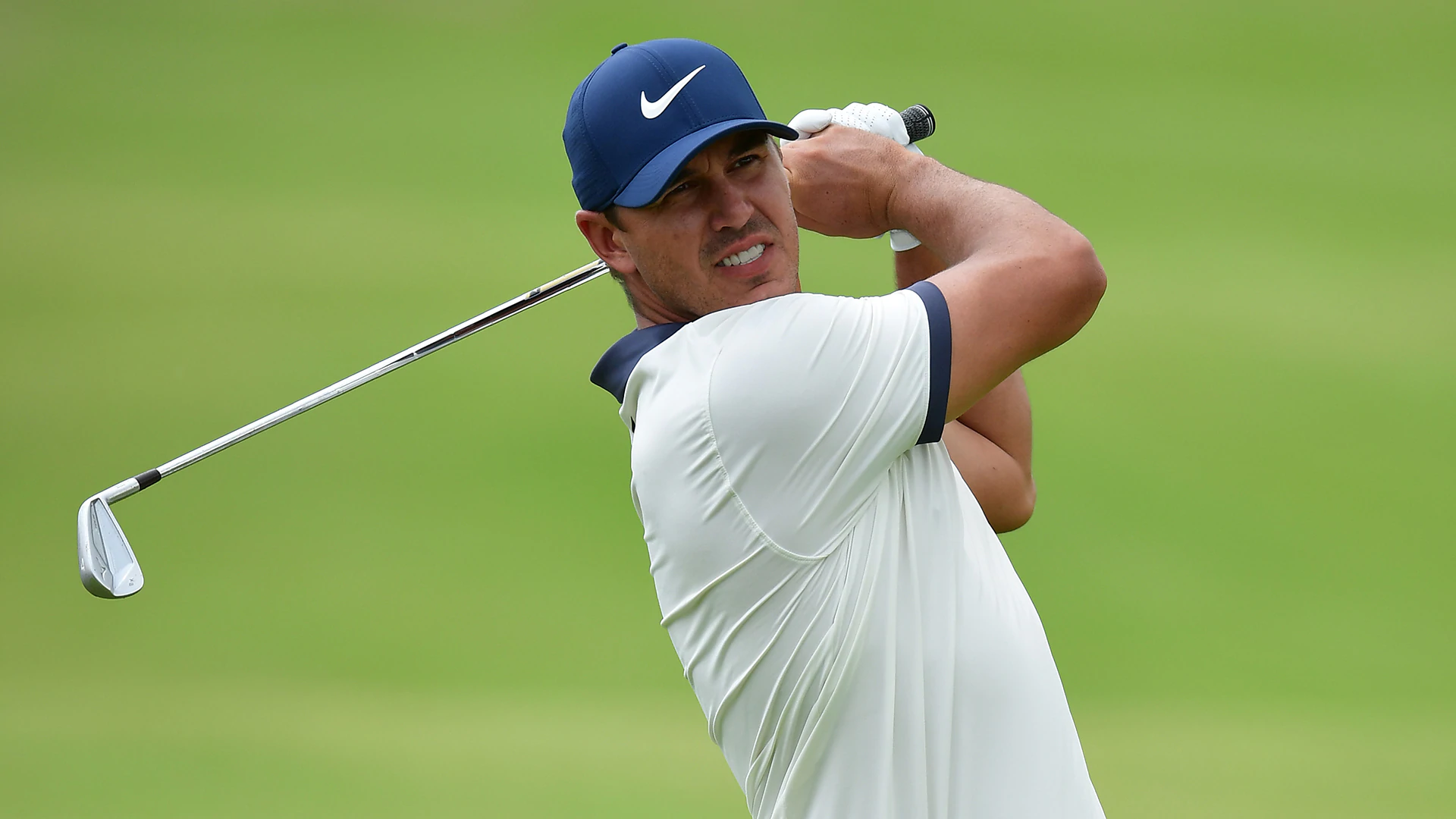 Koepka relies on yardage book en route to opening 65