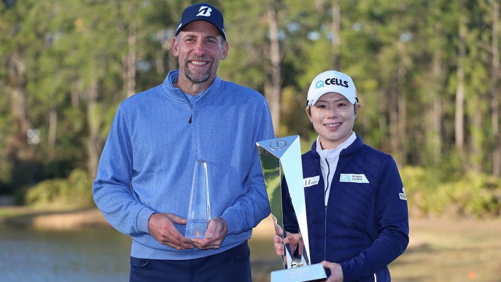 MLB Hall of Famer Smoltz closes again, this time for golf title