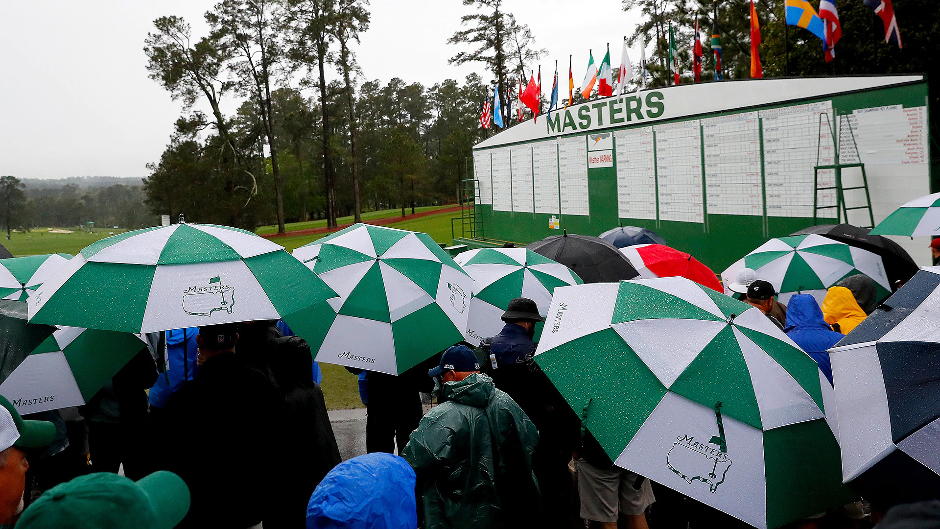 Masters tee times moved up, off split tees on Sunday
