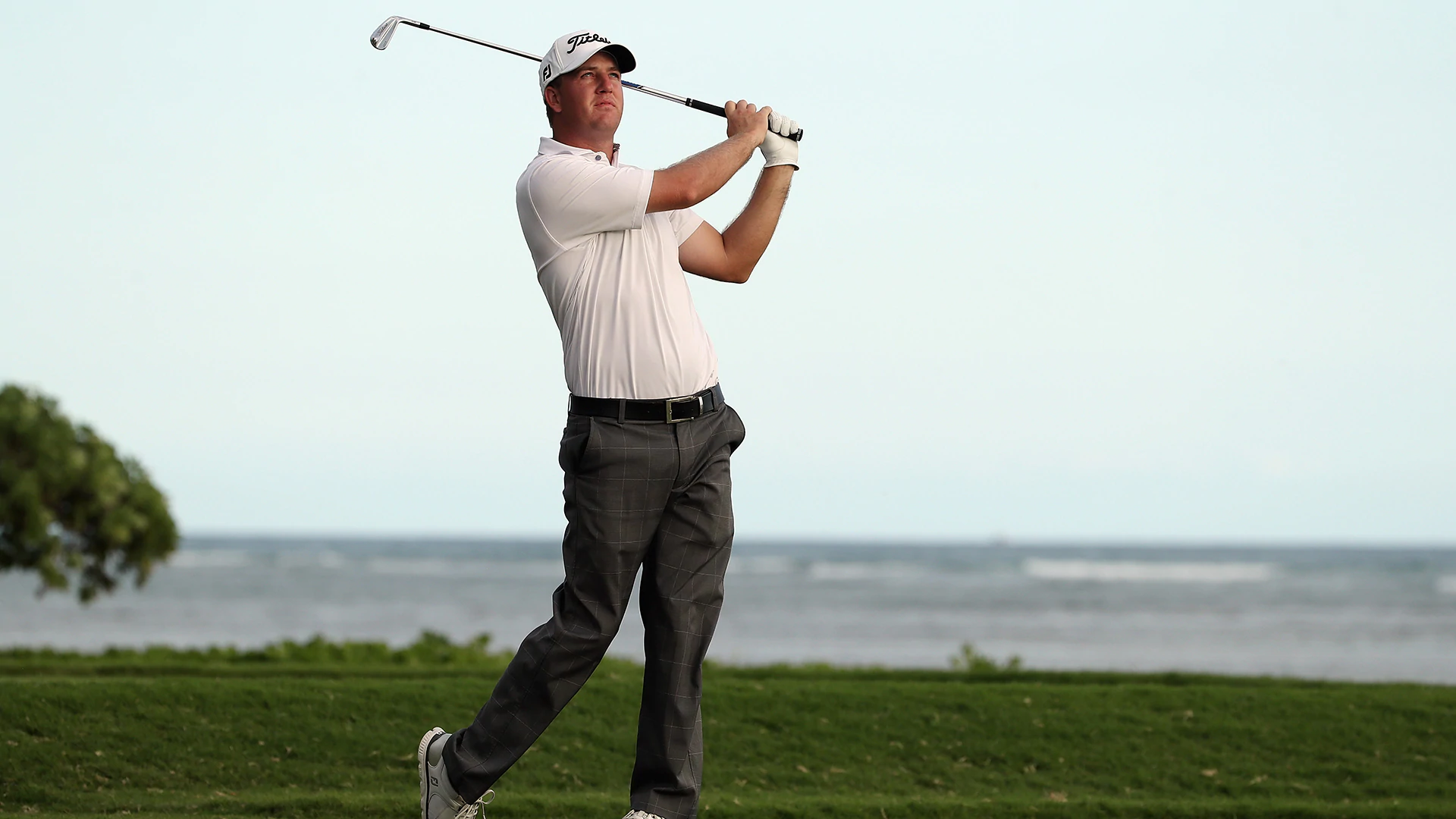 Meet Tom Hoge, your 54-hole Sony Open leader