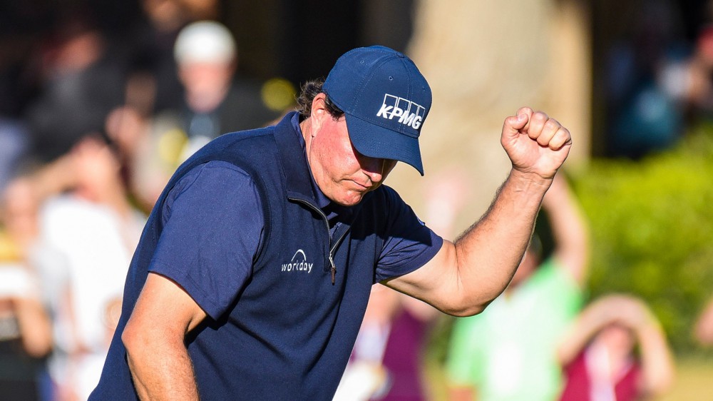 Mickelson plans to come out swinging again Sunday at Desert Classic