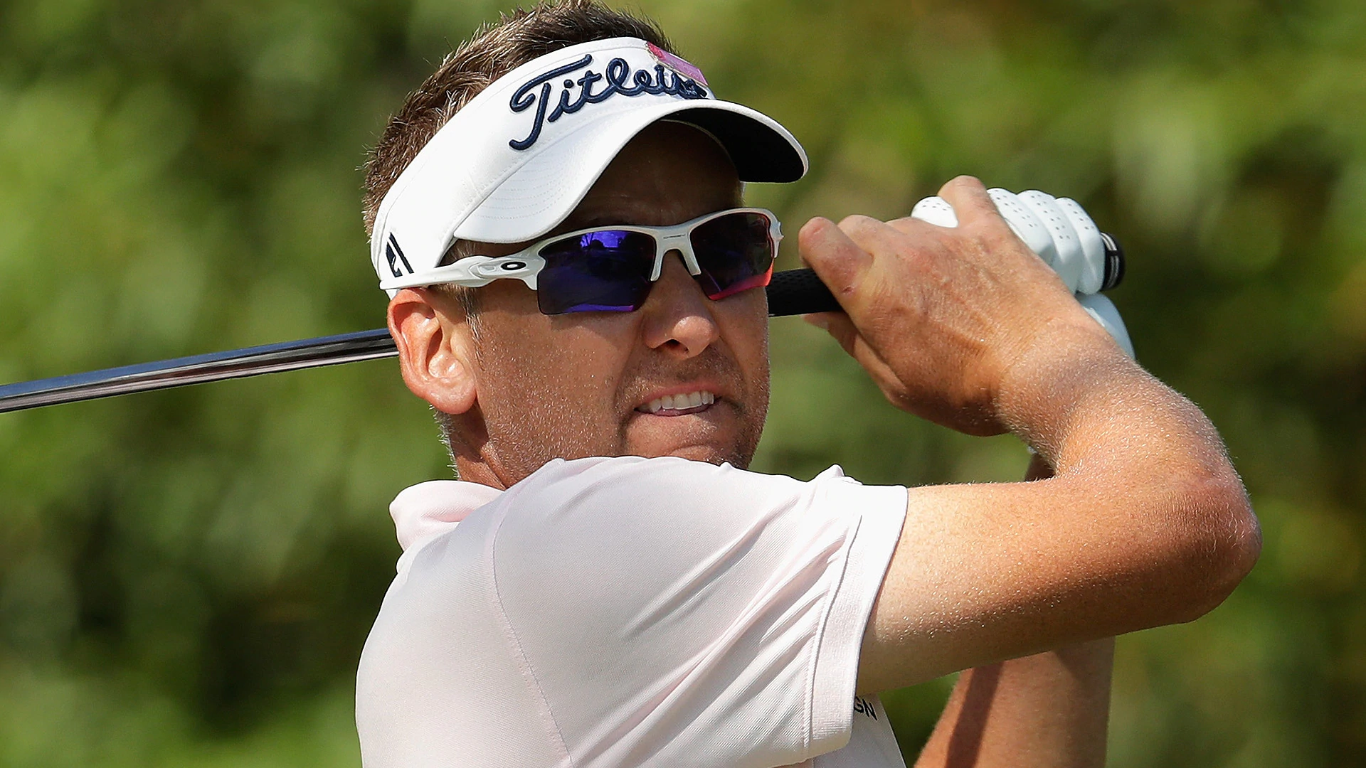 Poulter qualifies for Open on home course