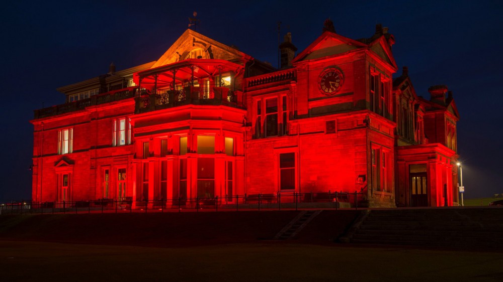 R&amp;A lights clubhouse in red to commemorate end of World War I