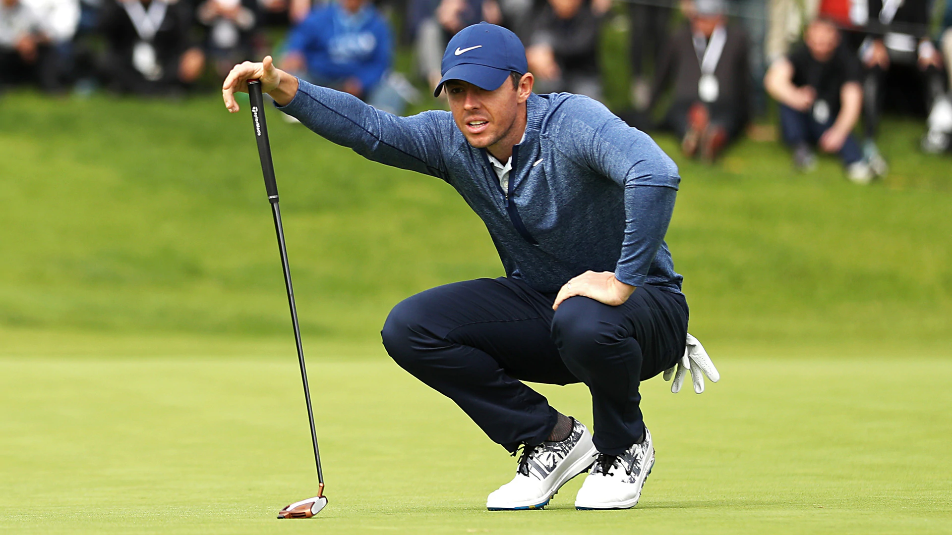Red-hot putter propels Rory to 63 on Saturday morning