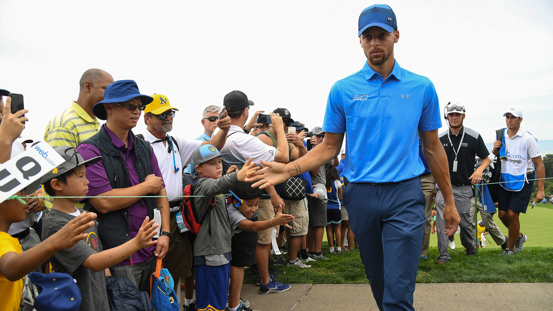Report: Curry in talks to host PGA Tour event