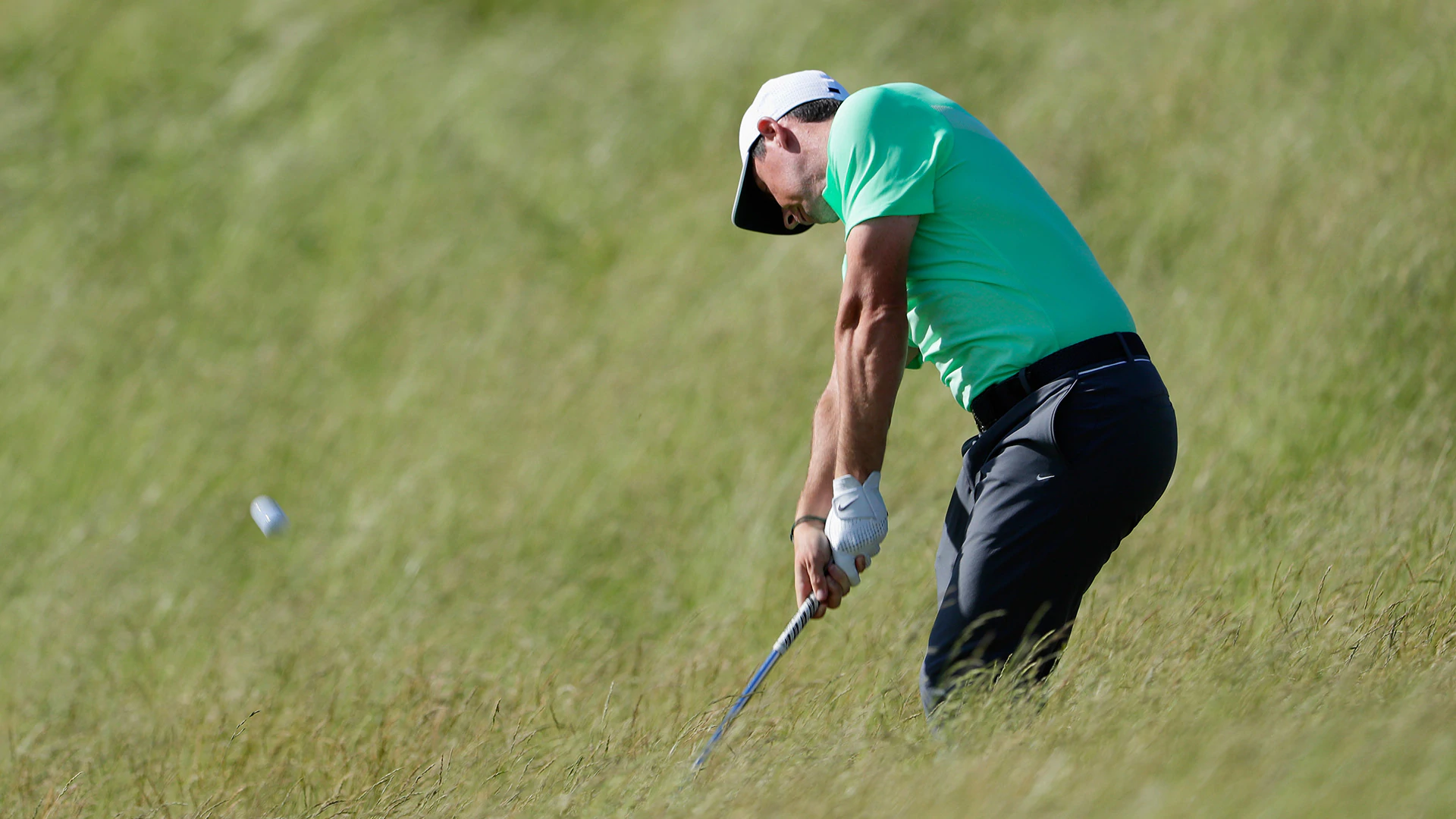 Rory, Day are hacks (literally) in Erin Hills fescue