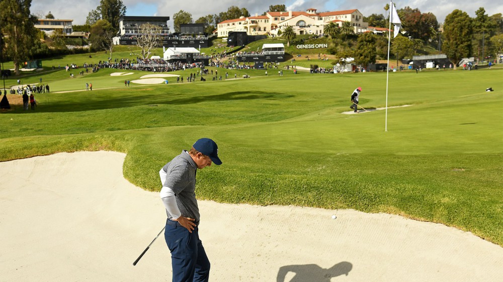 Spieth makes quad at Riviera's iconic 10th after five bunker shots