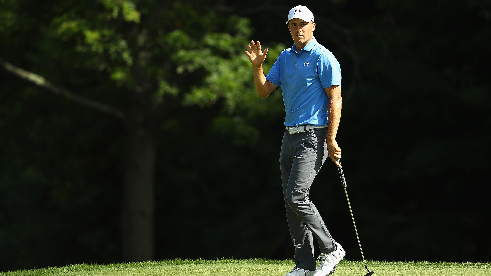 Spieth shoots 63, takes early Travelers lead