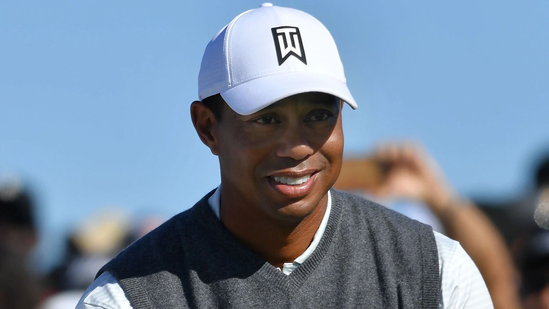 Tiger 'trying to get over' the mental hurdle of leaving the flag in