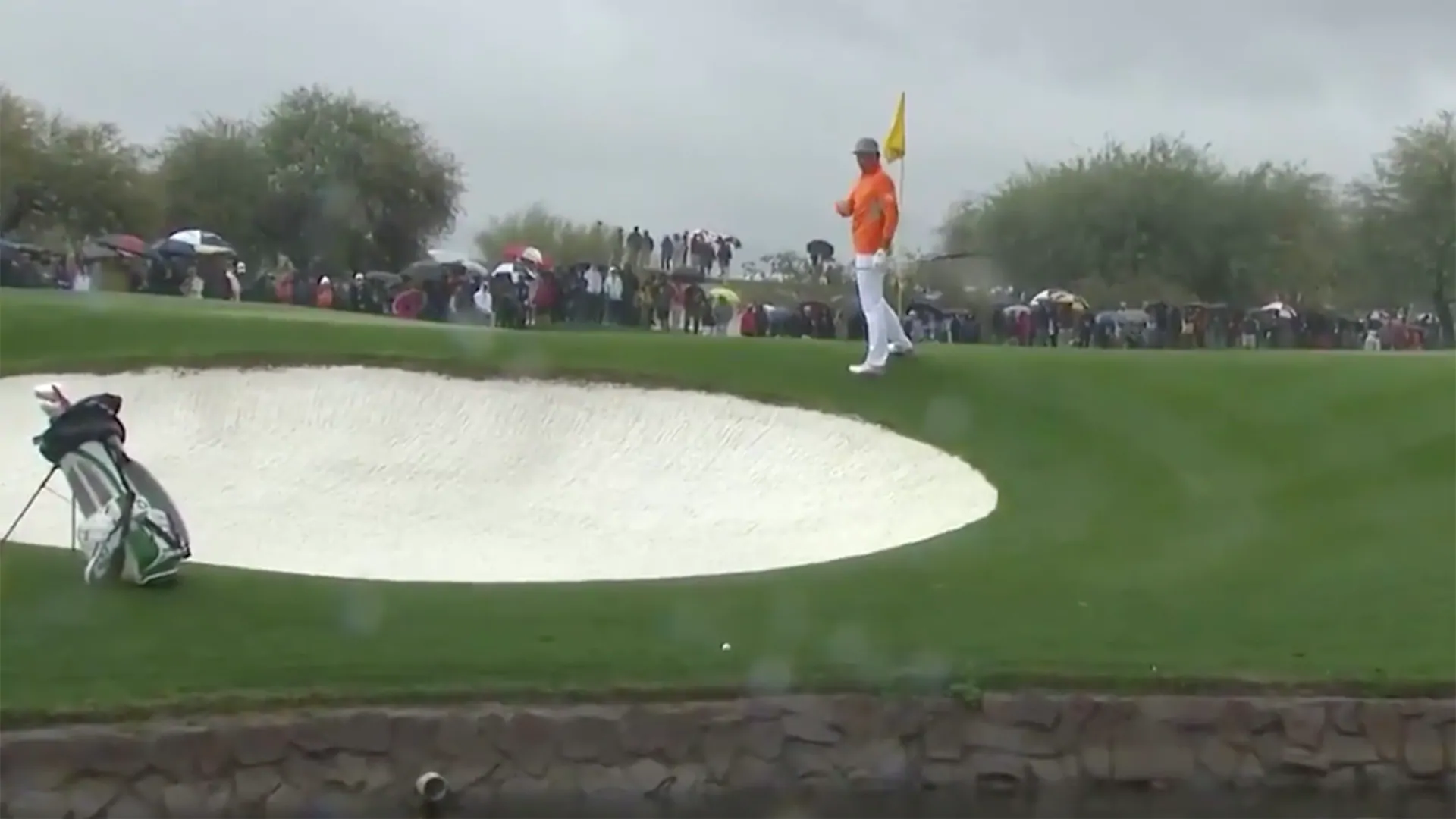 Watch: Fowler makes 7 when dropped ball rolls back into water