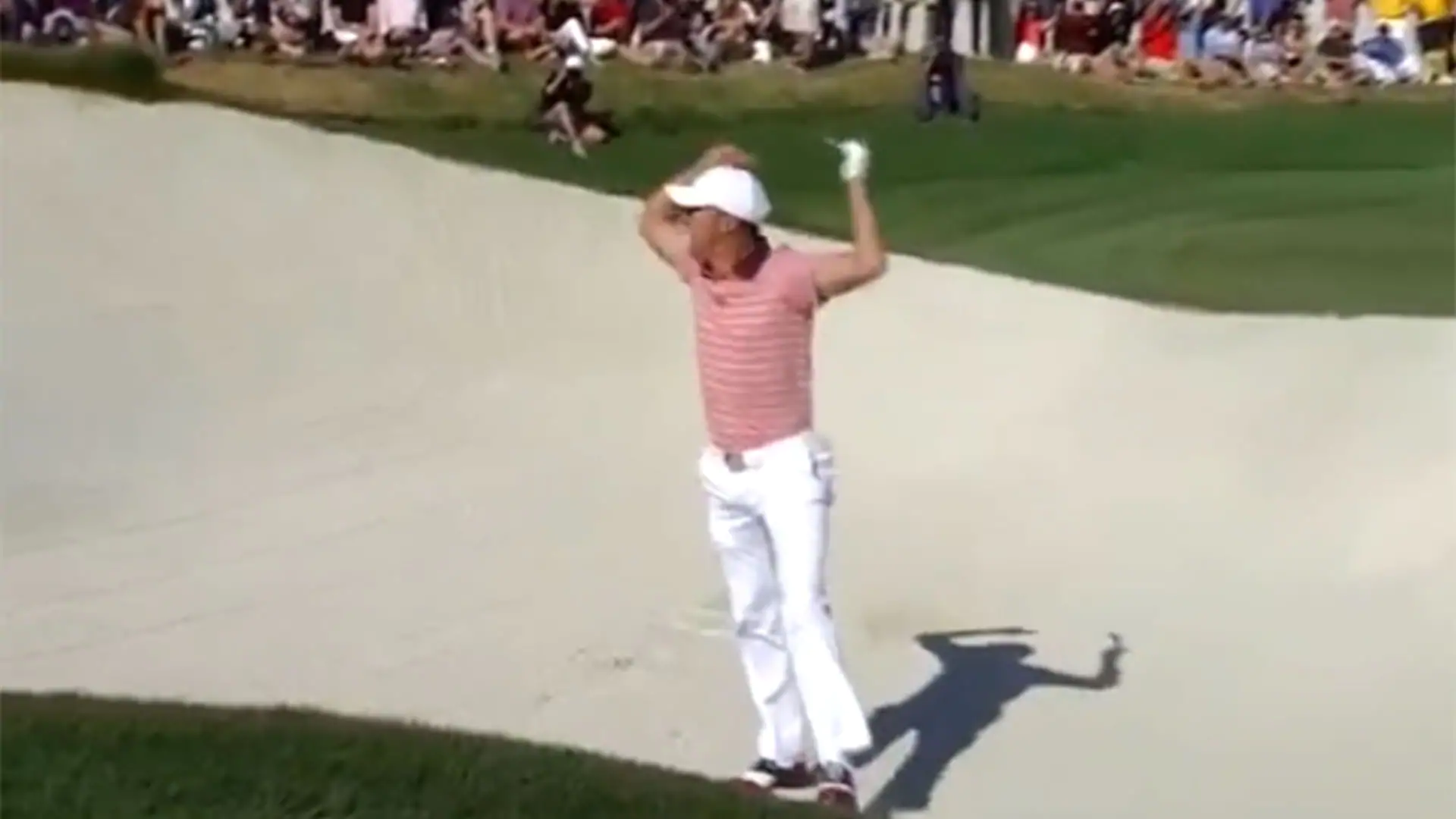 Watch: Thomas holes shot from bunker, goes bonkers