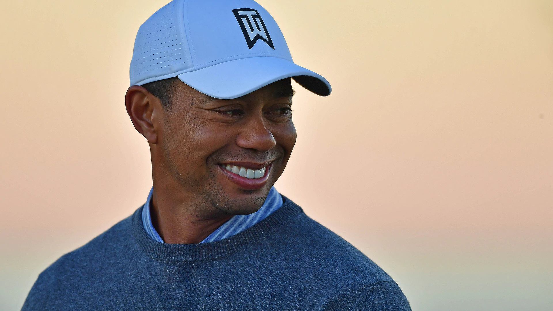 Watch: Tiger denied a slice of pizza during pro-am
