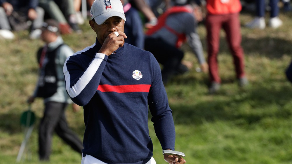 Woods benched for foursomes after early loss