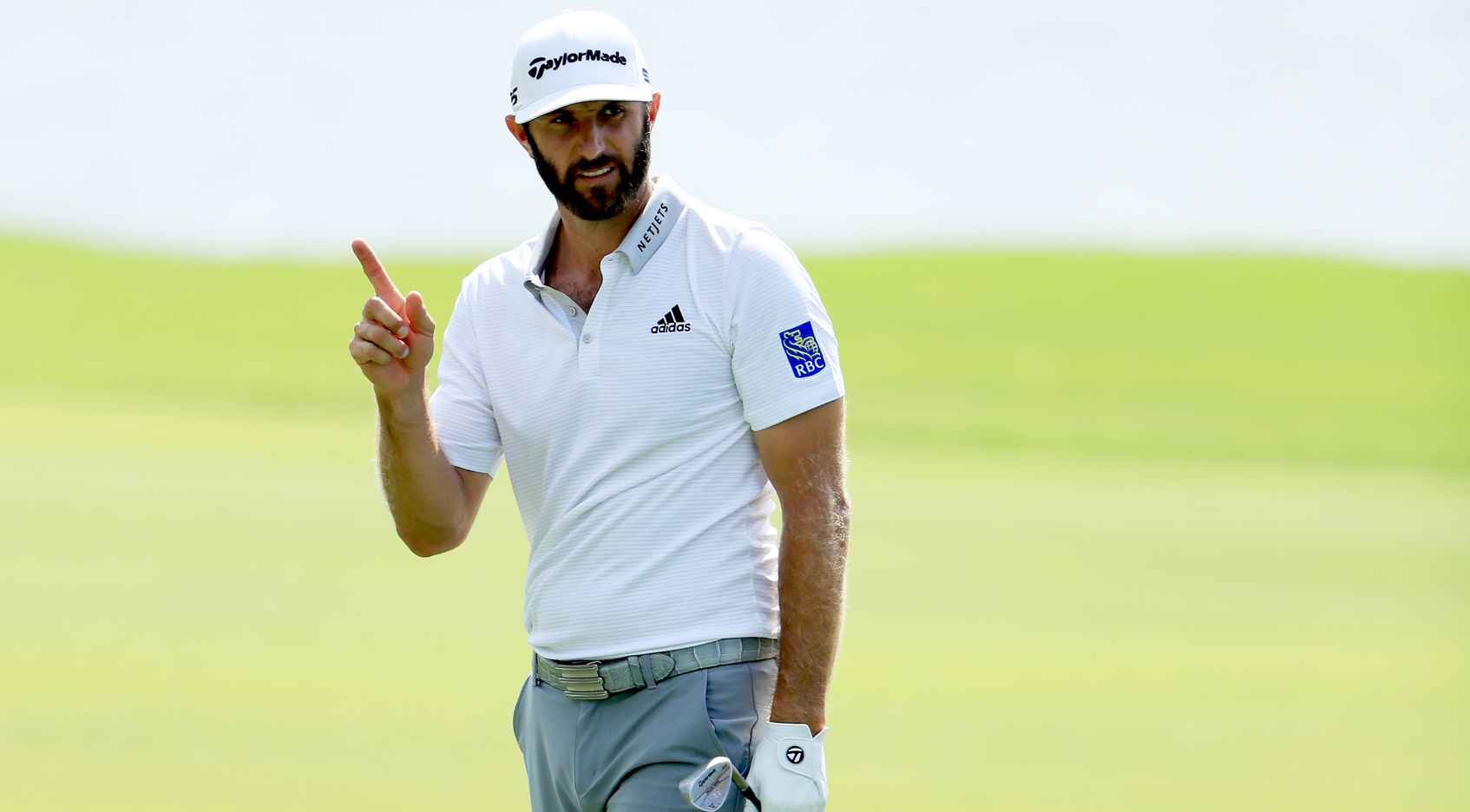 Dustin Johnson turns rough day into one-shot lead at TOUR Championship