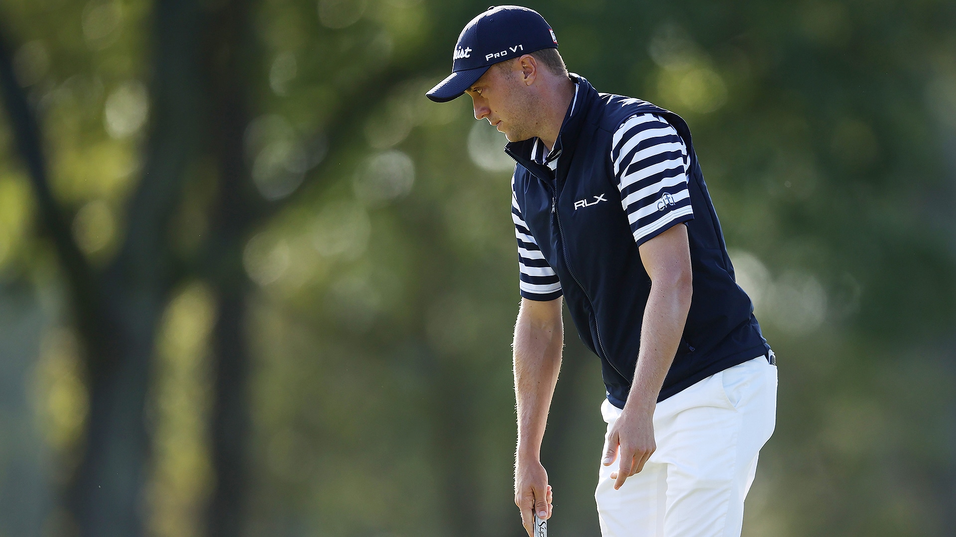 Justin Thomas fights through bad stretch on Friday to stay in contention at U.S. Open 2