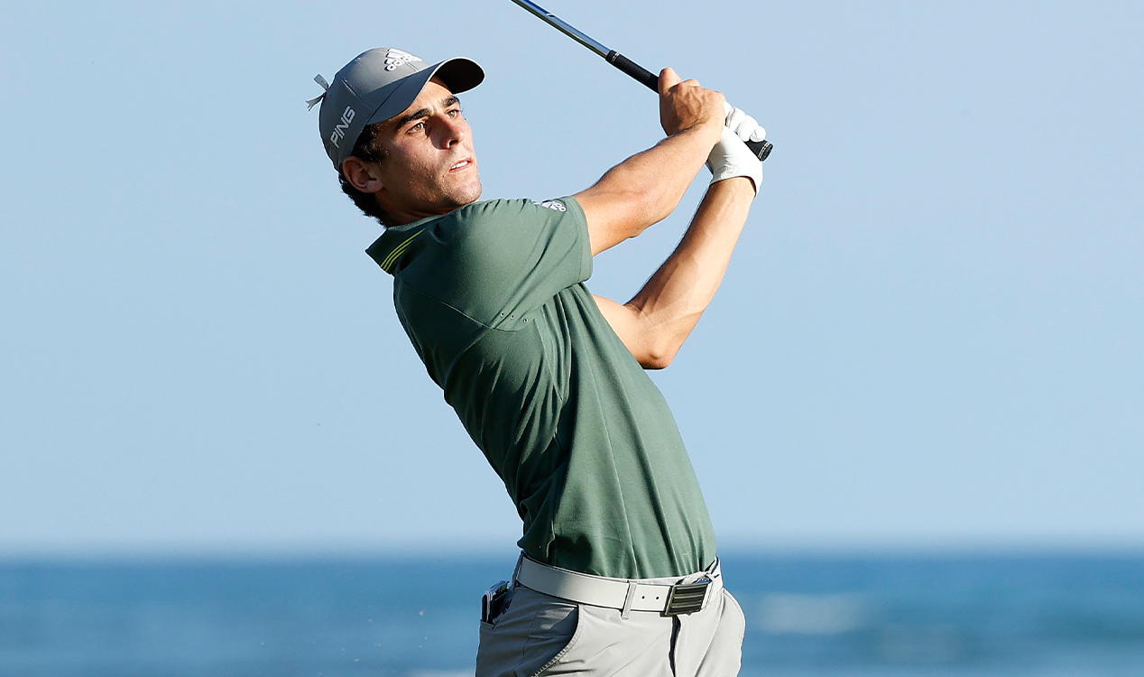 Joaquin Niemann finishes with eagle to share lead at Sony Open in Hawaii