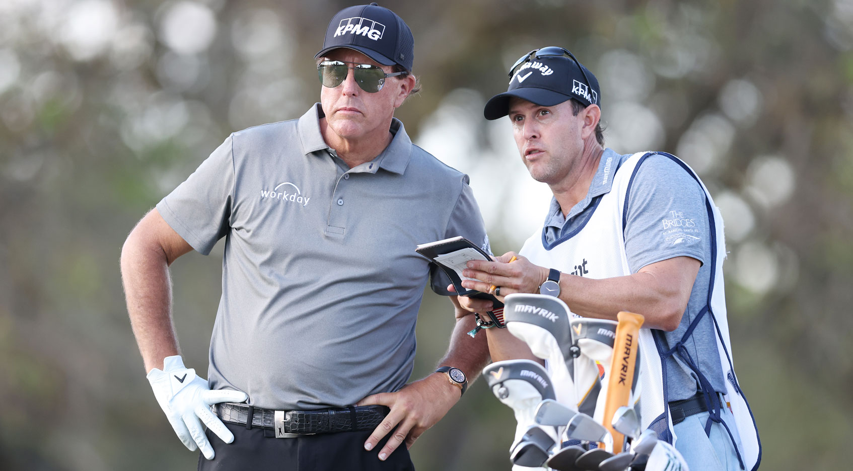 Phil Mickelson begins year with swing coach as caddie