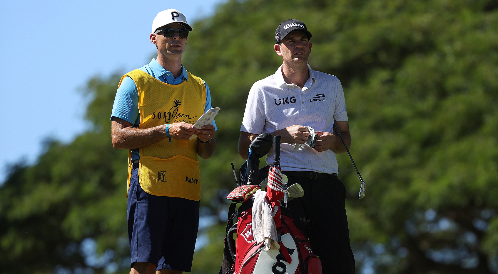 Steele leads by two at Sony Open in Hawaii