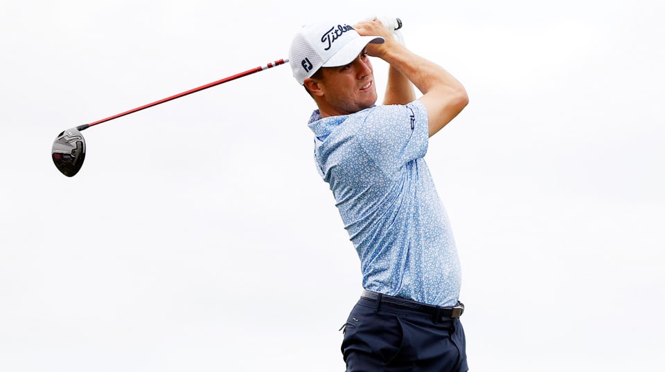 Justin Thomas tightens driver mid-round, stays in mix
