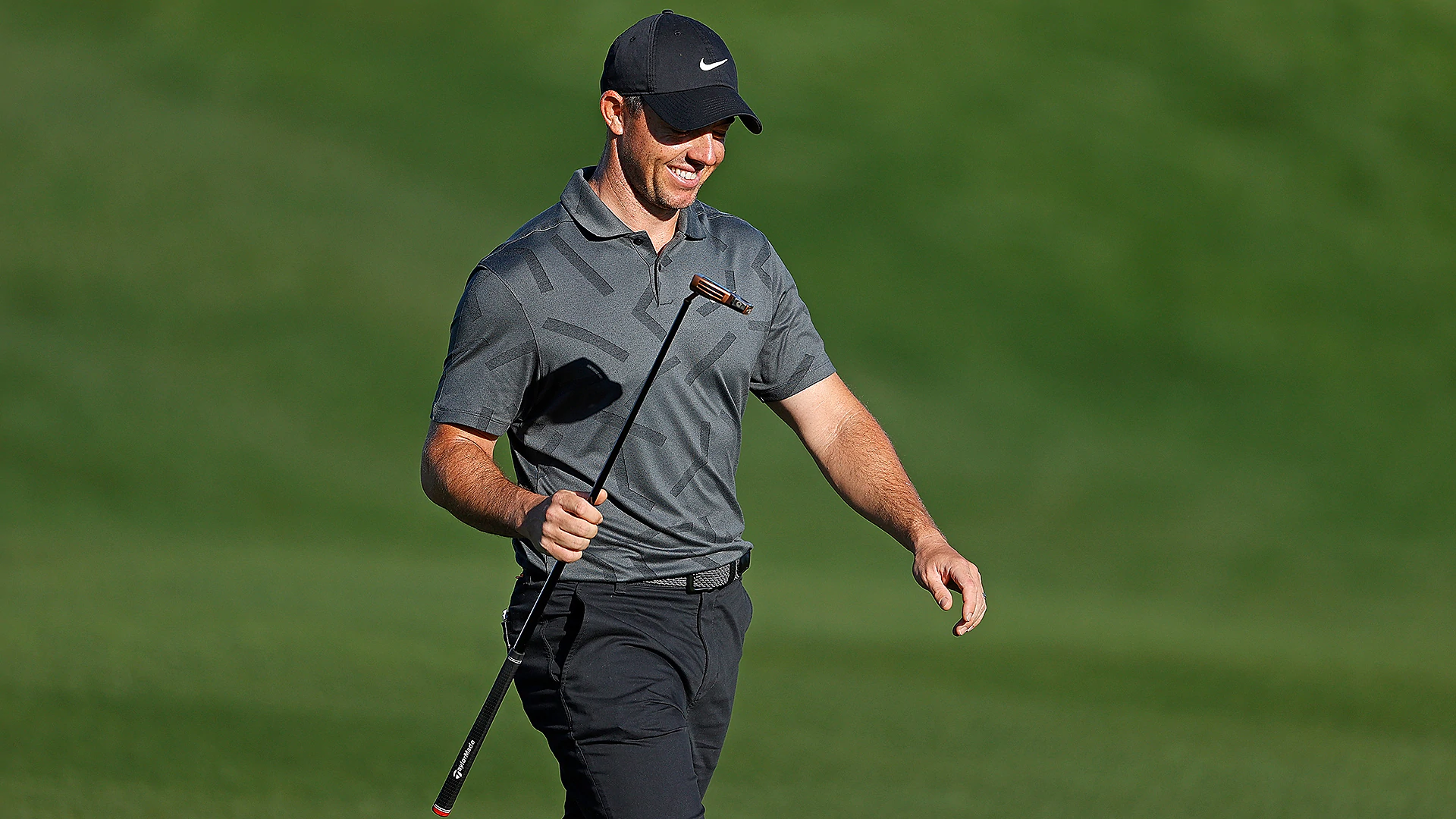 Rory McIlroy starts 3 over through two holes, rallies for under-par round at WMPO