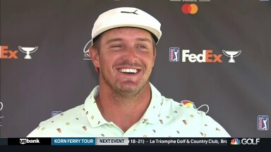 DeChambeau uncomfortable with putting during Rd. 1