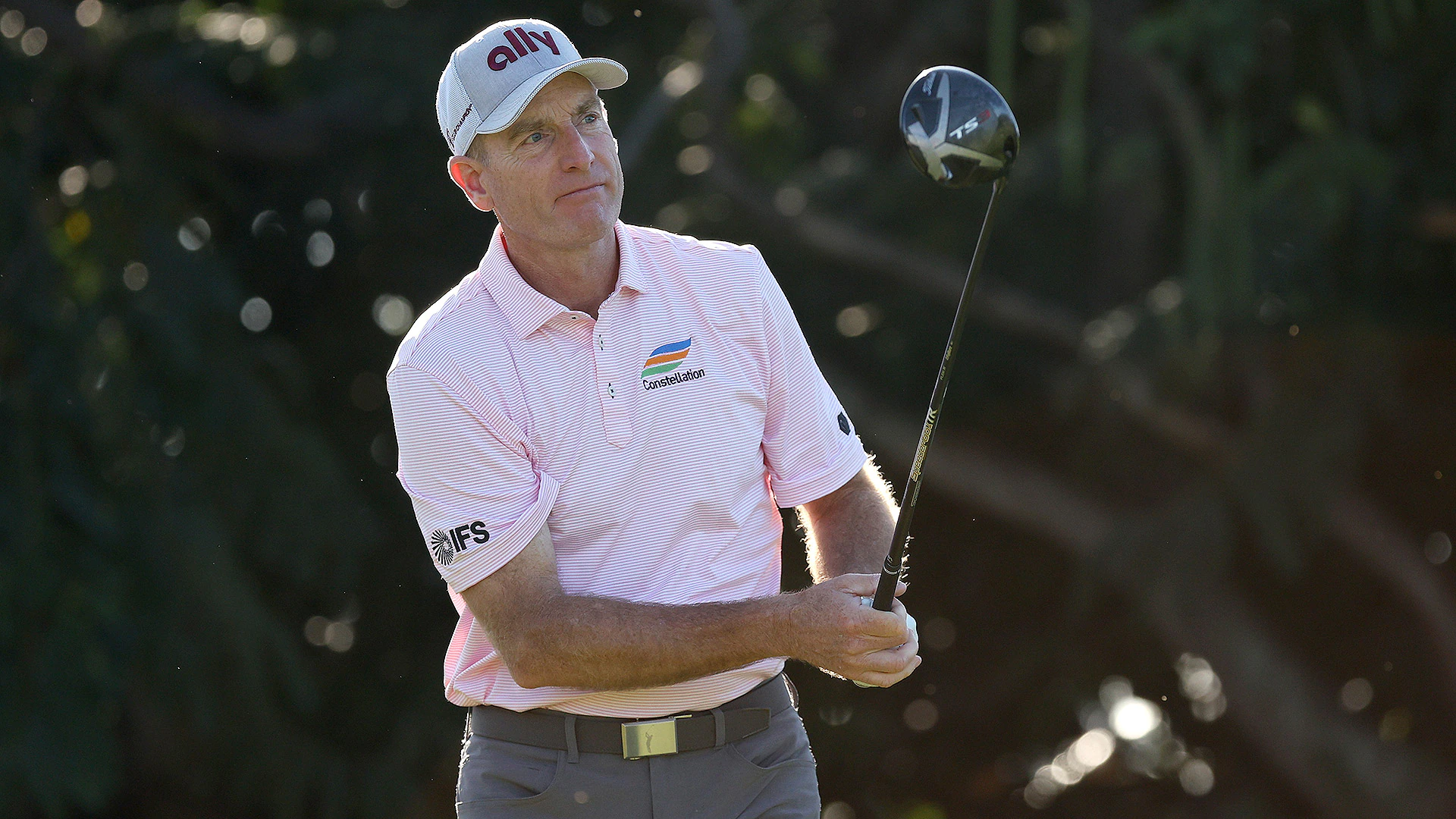 Jim Furyk, 51, aces way to 62; one off lead at Sony Open in Hawaii