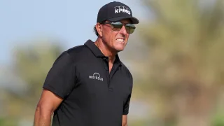 Phil Mickelson apologizes regarding Saudi comments, says he 'desperately need(s) some time away ' 2